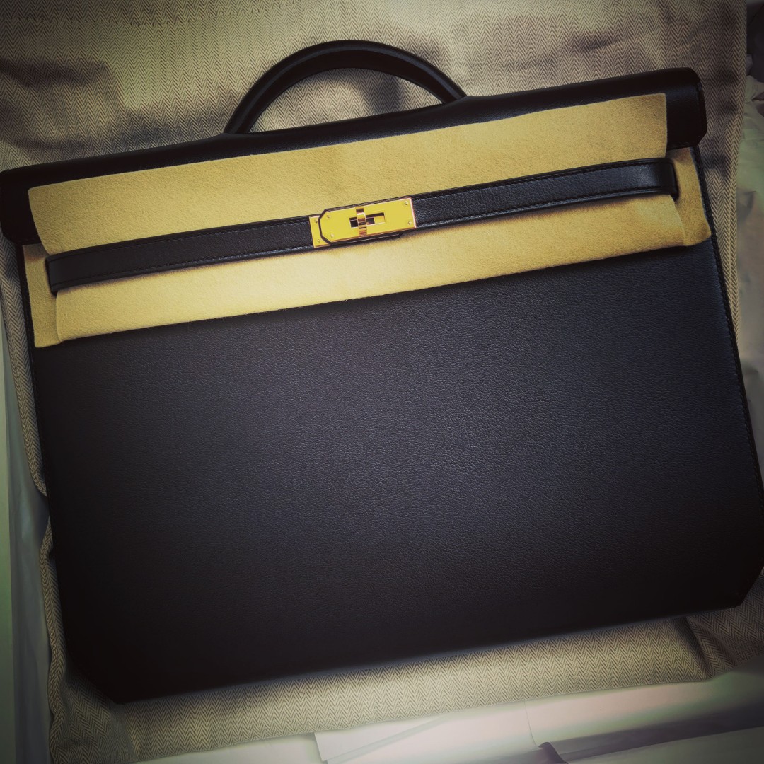 Hermes Kelly Brand new black gold hardware epsom Kelly Depeches 36