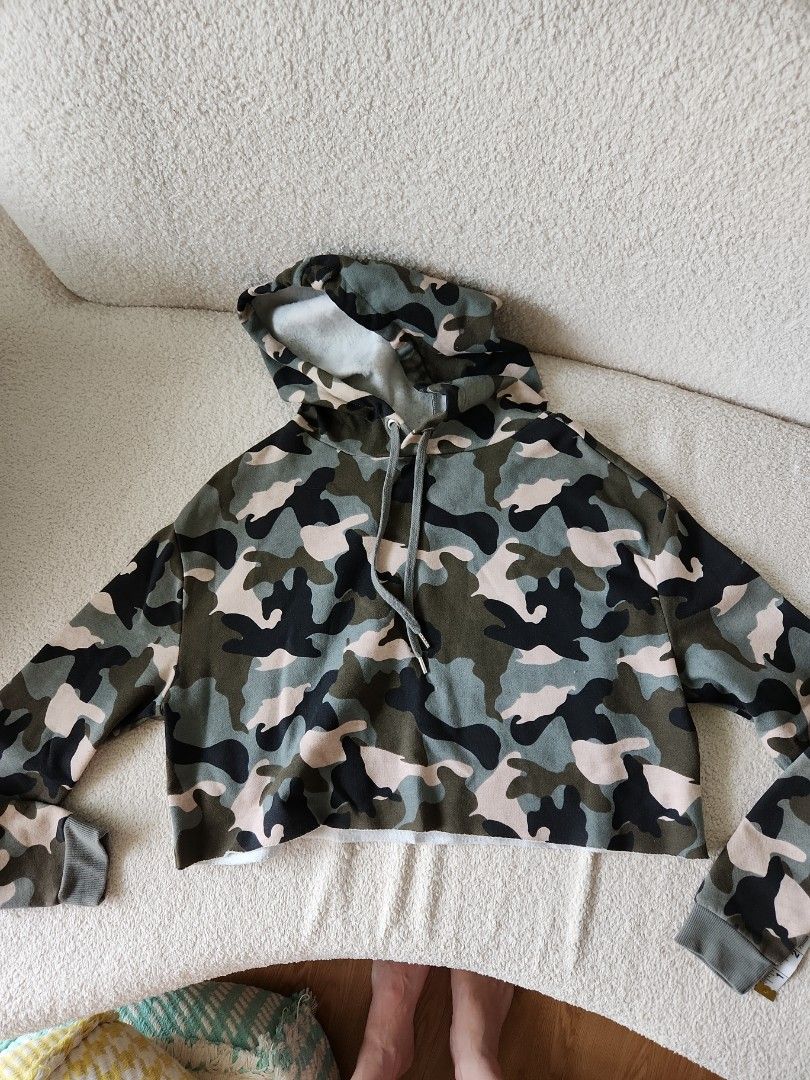 H M Camo Hoodie Women s Fashion Coats Jackets and Outerwear on Carousell