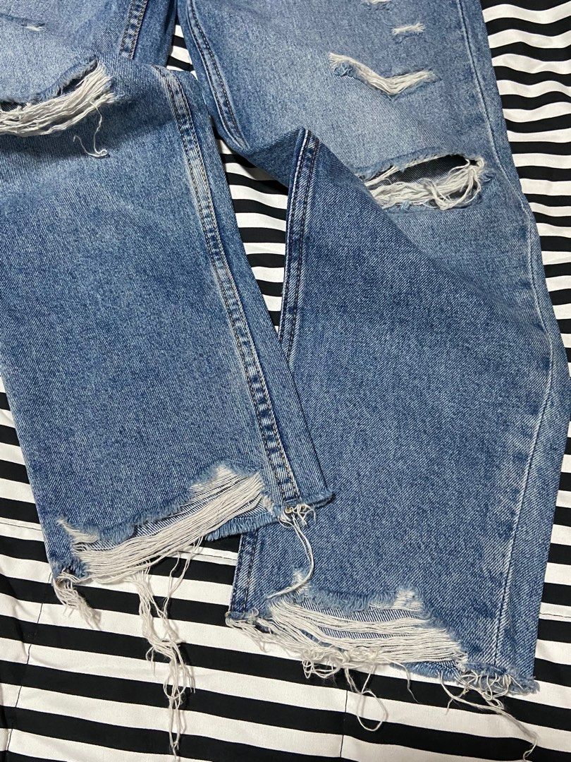 H M High Waist Ripped Mom Jeans Women s Fashion Bottoms Jeans Leggings on Carousell