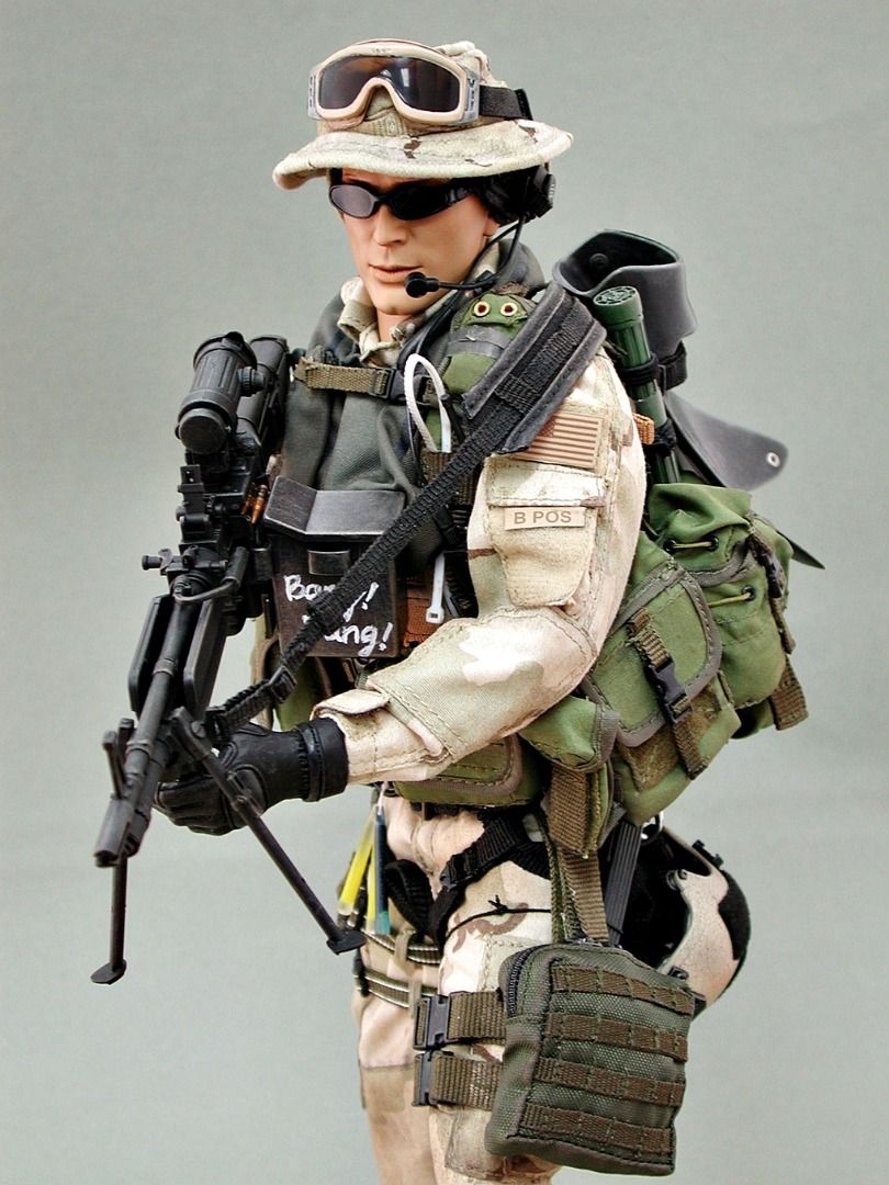 Hot Toys U.S. Navy SEAL Water Edge Operation MK43 MOD0