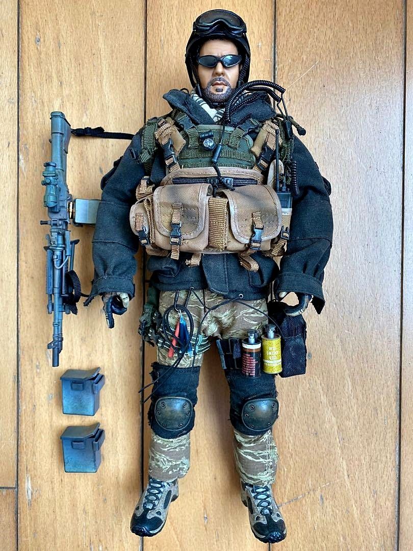 Hot Toys U.S. NSW Forces Desert Operation MK43 MOD1 Gunner