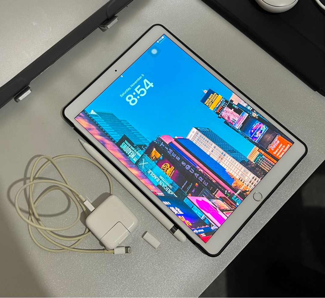 Ipad Air 3 + Apple pencil 1, Mobile Phones & Gadgets, Tablets, iPad on