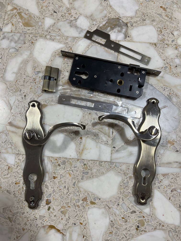 Iron gate handle lock, Furniture & Home Living, Security & Locks, Locks