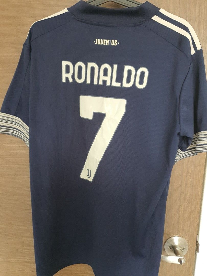 Juventus Away Kit Ronaldo 7, Men's Fashion, Activewear on Carousell