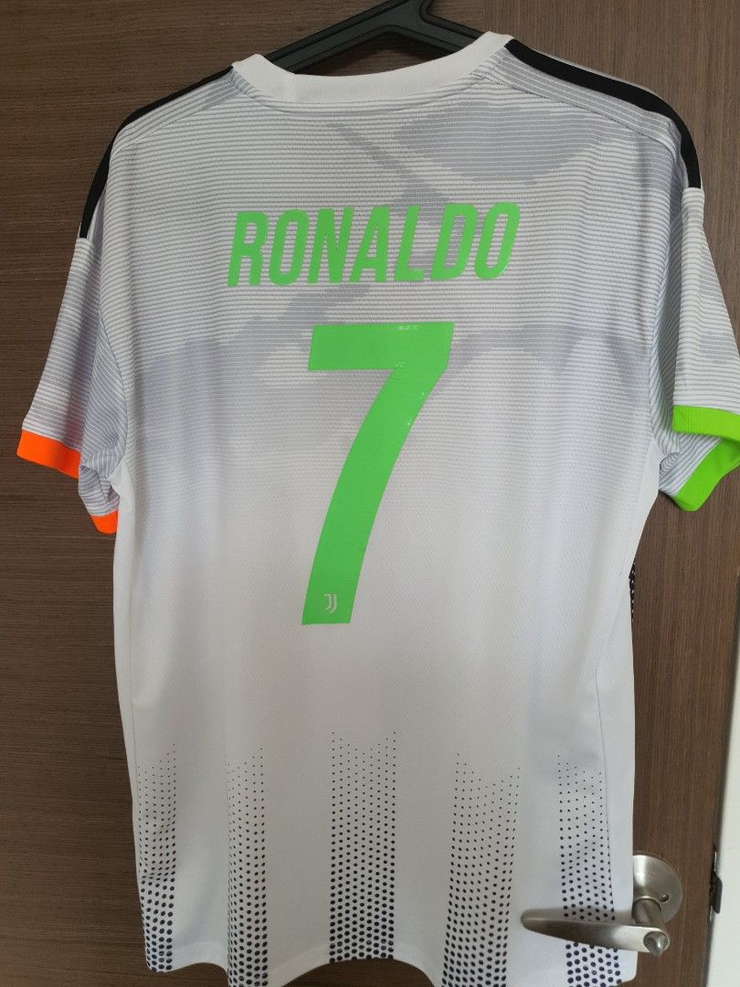 cristiano ronaldo juventus kit