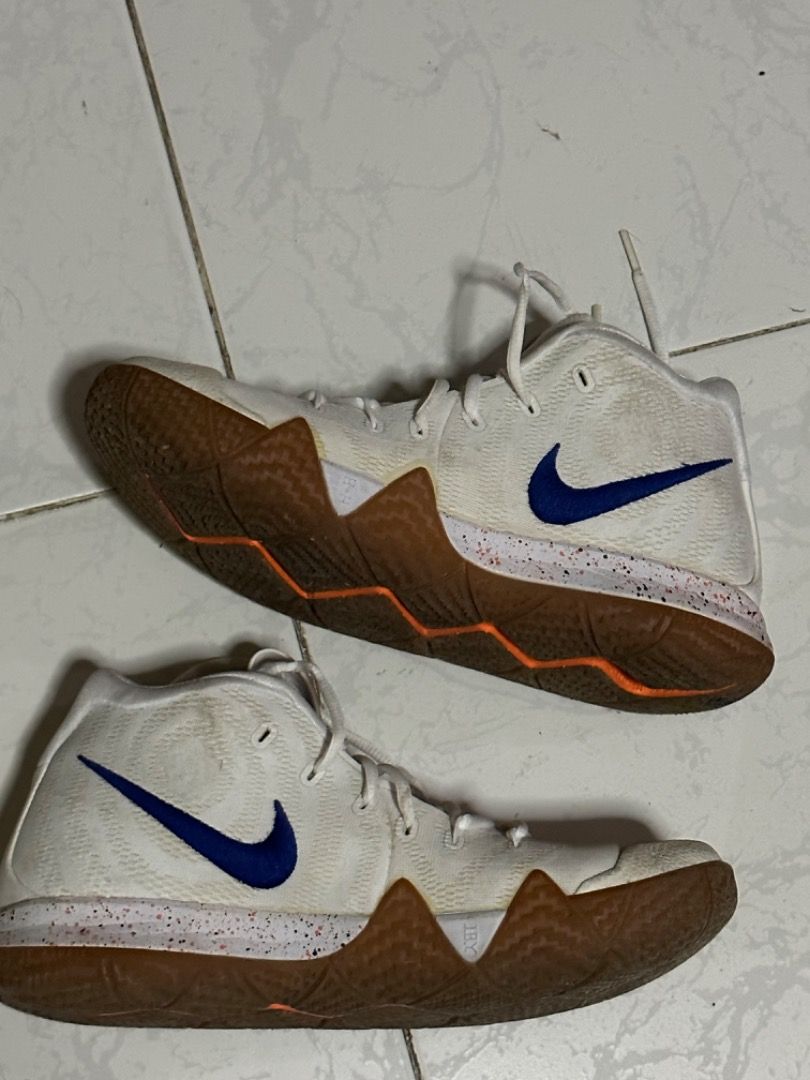 Kyrie 4 gum store sole