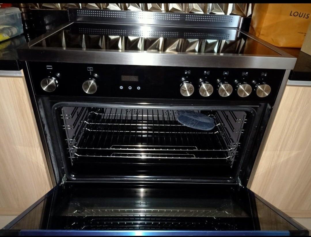 La Germania Induction Stove, TV & Home Appliances, Kitchen Appliances