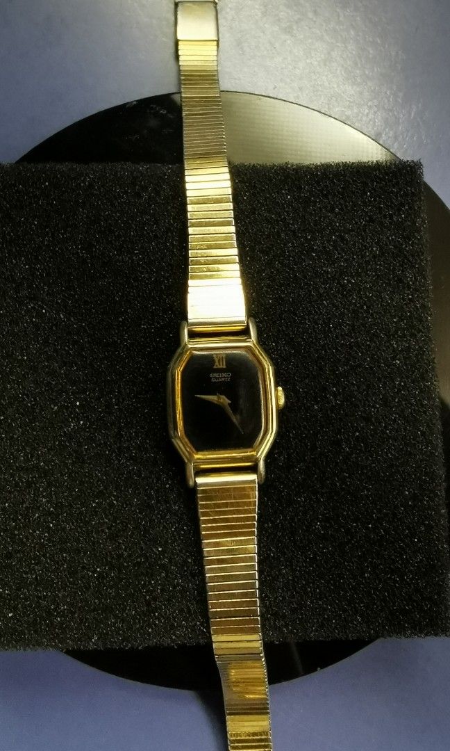 Ladies SEIKO 2C20-5760 Gold Tone Watch, Luxury, Watches on Carousell