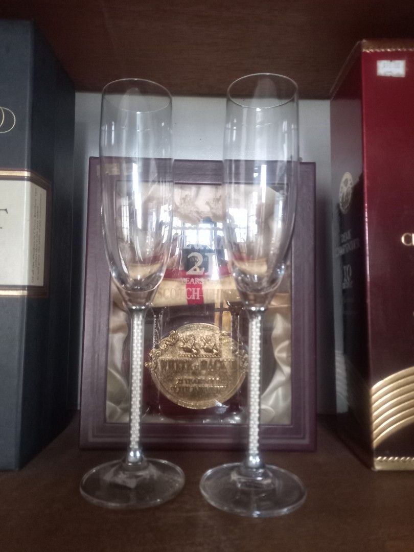 Lenox Wine Glasses (Category: Dinnerware & Cutlery) located in Quezon City. Submitted by kate_168 (Listing ID 1194970895, Image 1). Description: Lenox Wine Glasses With Pearl Detailing In The Stem Unused MOP: Gcash or Cash upon (in-person) pick-up Delivery: Lalamove/Grab or any courier chosen by the buyer (booking & payment c/o buyer) Location: Q.C. #11nov.