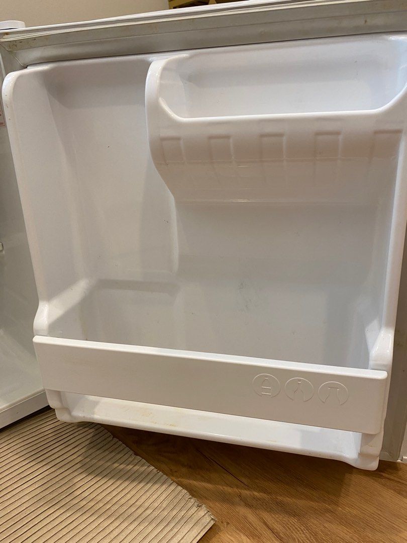 LG mini fridge/LG bar fridge ( GL051SQ), TV & Home Appliances, Kitchen