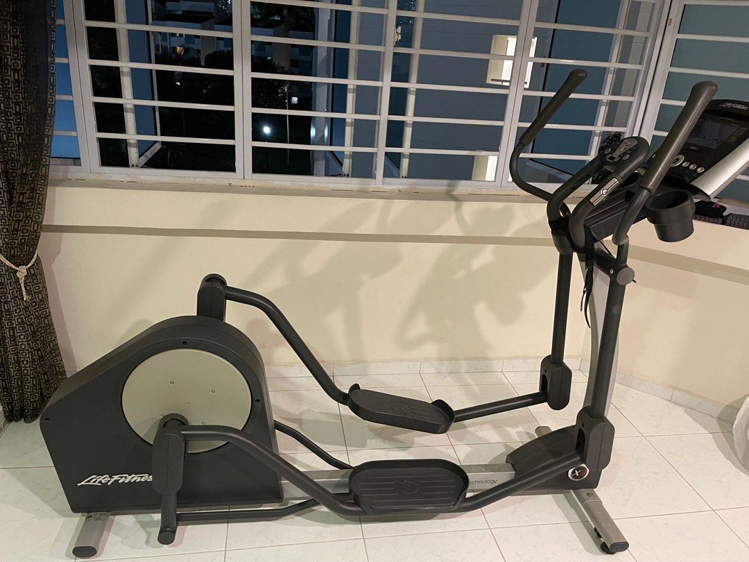 Life Fitness X3 Elliptical Cross Trainer, Sports Equipment, Exercise