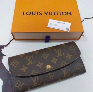 LOUIS VUITTON wallet EMILIE. Coll.: 2013. Retail price…