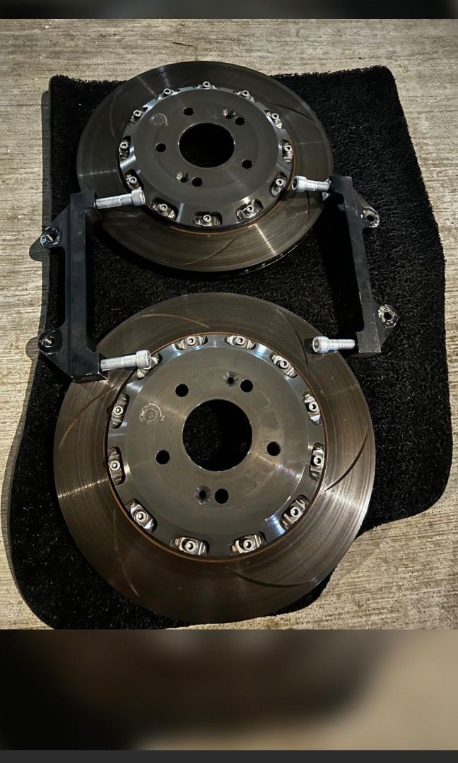 Mitsubishi lancer brake caliper, Car Accessories, Accessories on Carousell