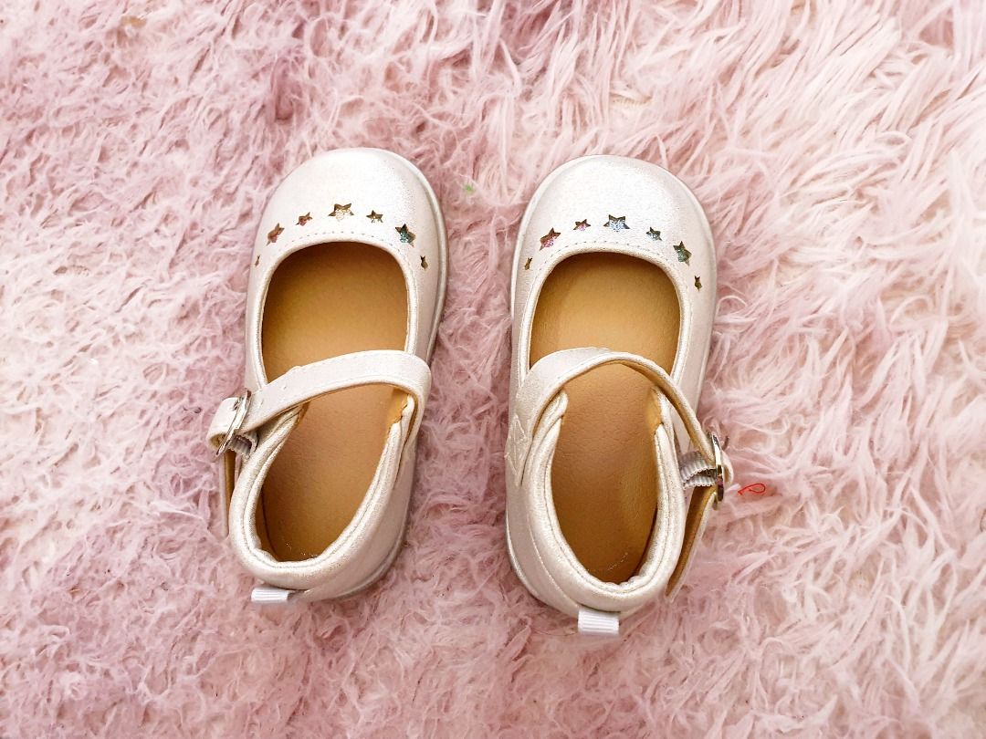 Baby walking shoes sales size 4