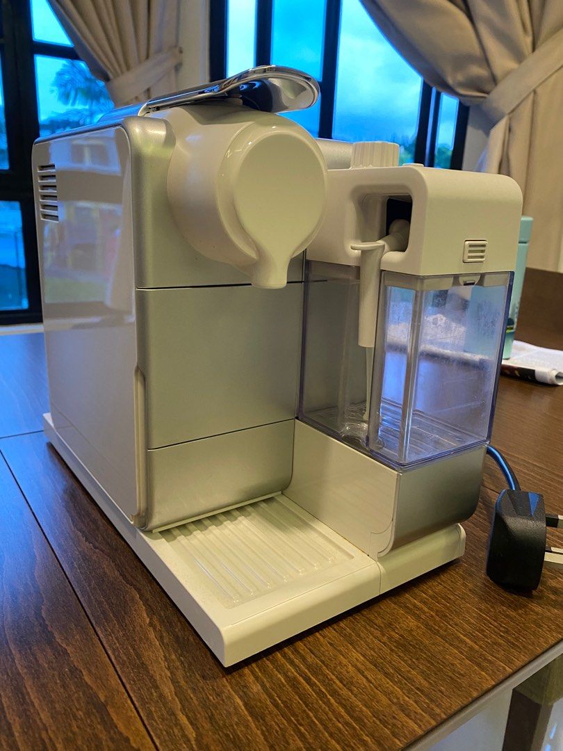 Nespresso Lattissima Touch Silver, TV & Home Appliances, Kitchen ...