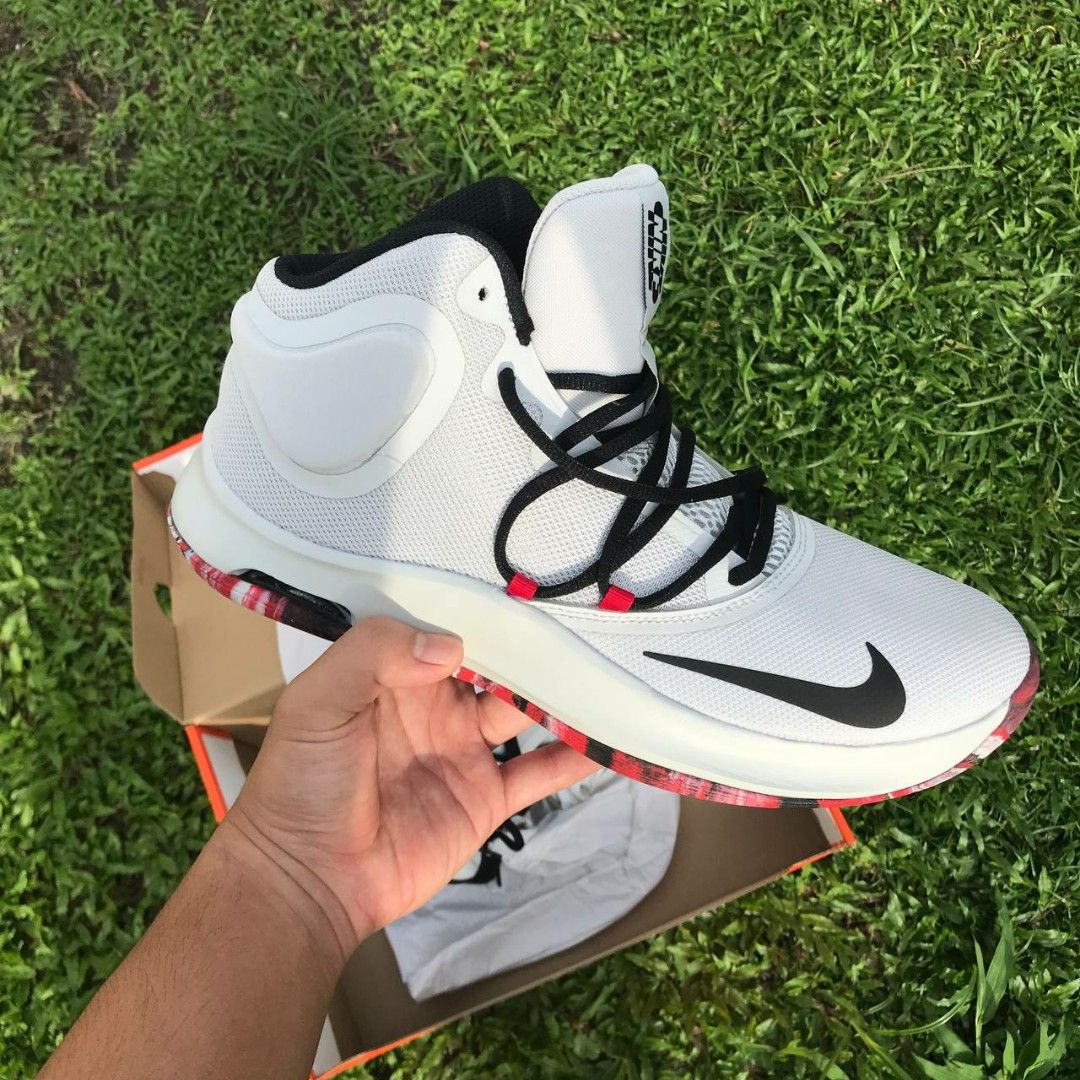 Nike Air Versatile iv Men s Fashion Footwear Sneakers on Carousell