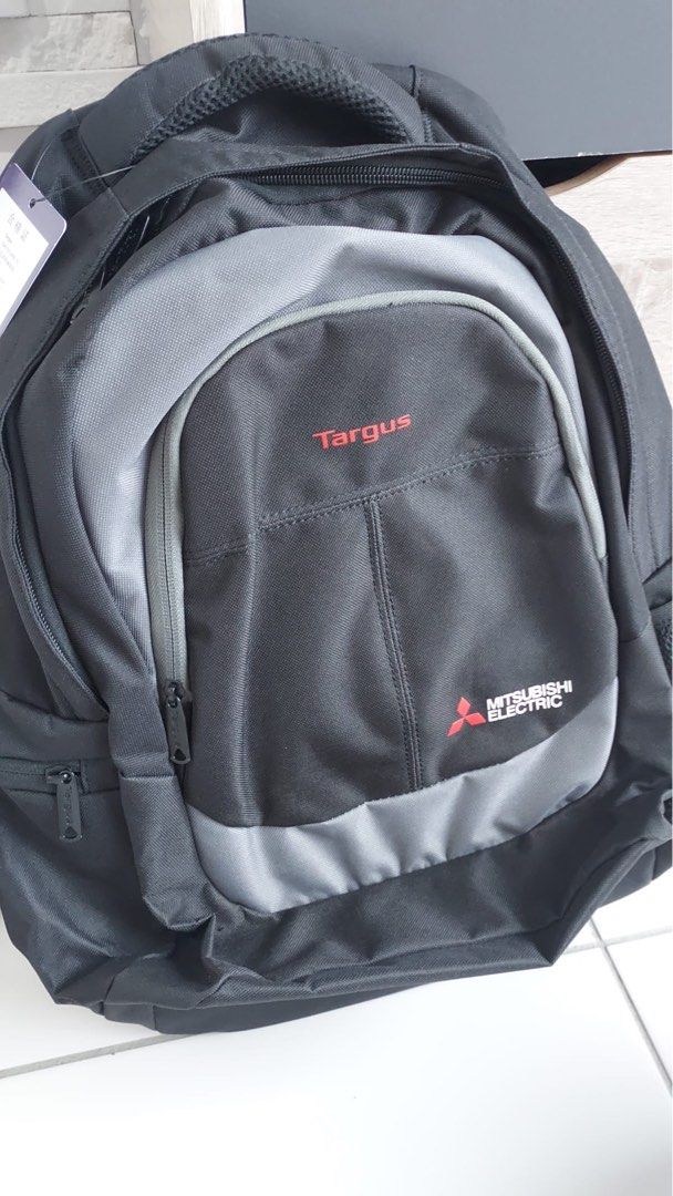 Normal Backpack (Category: Backpacks) located in Singapore. Submitted by 910421 (Listing ID 1195041531, Image 1). Description: It is new, never use it before Is good use to put in laptop n use for working .
