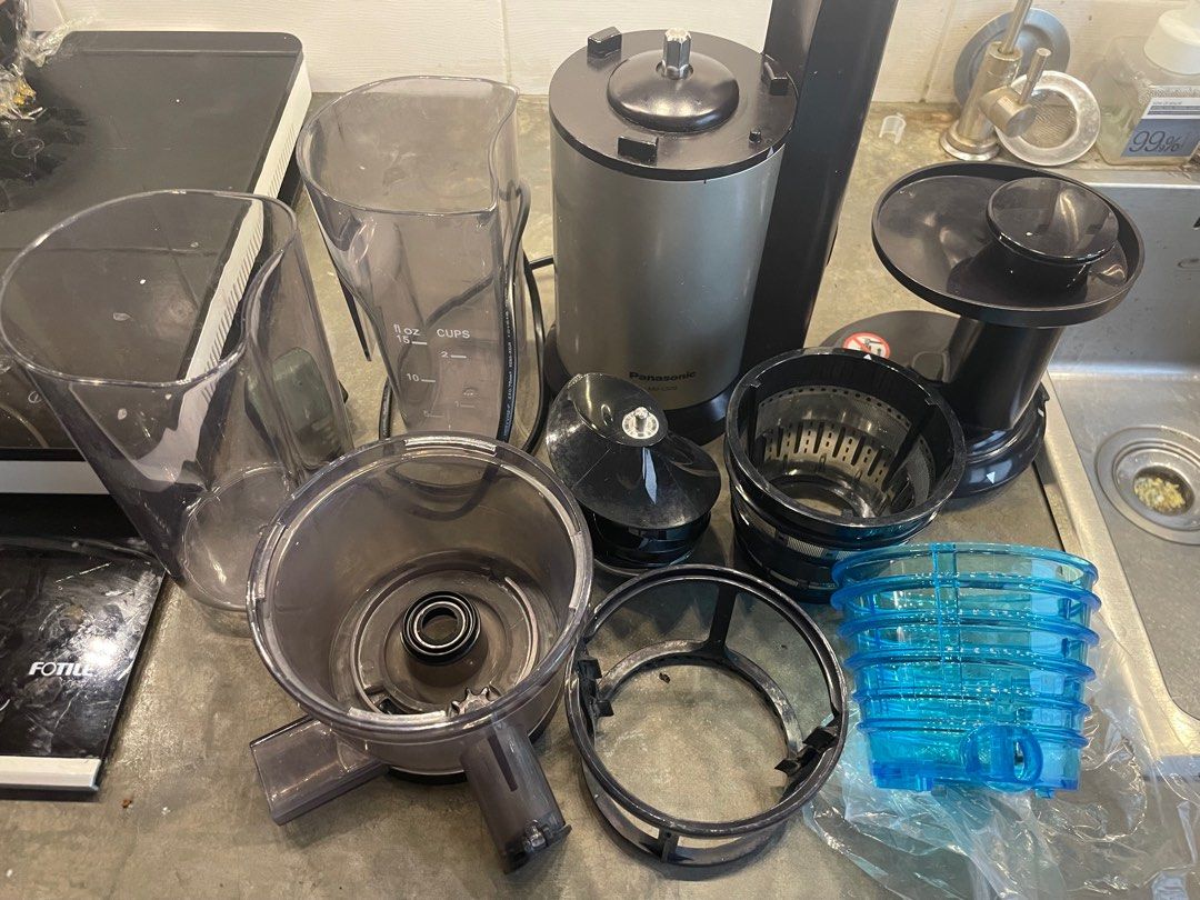 Panasonic slow juicer MJL500, TV & Home Appliances, Kitchen Appliances