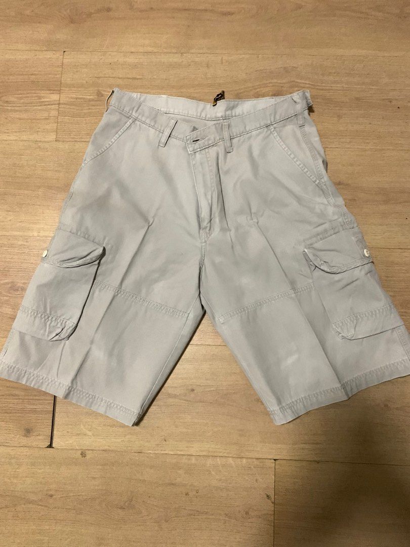 PRELOVED BENCH LIGHT GREY CARGO SHORTS (Category: Shorts) located in Manila. Submitted by _bizzd_ (Listing ID 1195115363, Image 2). Description: OrIginal BENCH Preloved Like new condition, no flaw Reduced to 200 Pls see photo for measurements Retails RFS : Outgrown size Item will come be delivered from San Juan City Price + SF SF c/o buyer.