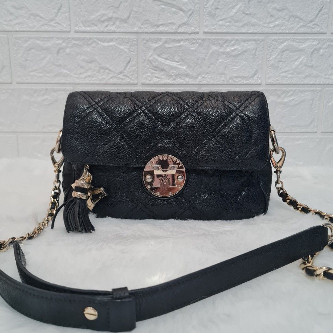 Metro City chain sling bag, Women's Fashion, Bags & Wallets, Cross-body Bags  on Carousell