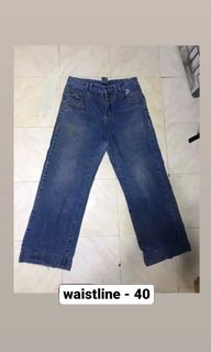 PRELOVED STRAIGHT JEANS PANTS