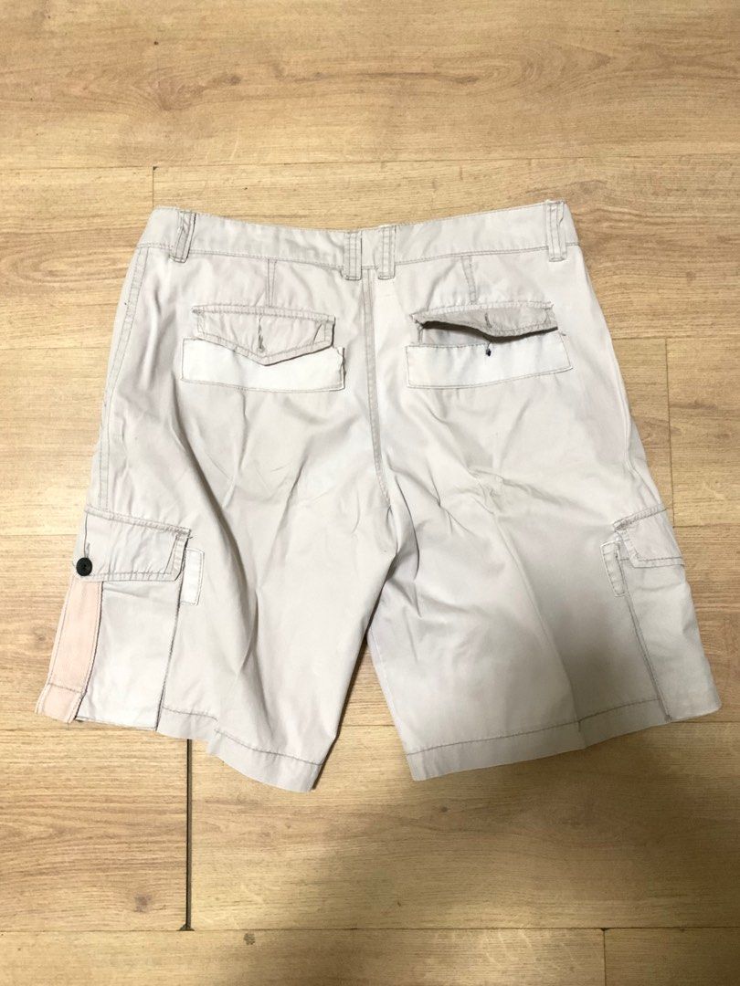 PRELOVED ZARA LIGHT GREY CARGO SHORTS (Category: Shorts) located in Manila. Submitted by _bizzd_ (Listing ID 1195116872, Image 3). Description: OrIginal Zara Preloved Like new condition, no flaw Selling only for 249 Pls see photo for measurements Retails RFS : Outgrown size Item will come be delivered from San Juan City Price + SF SF c/o buyer.