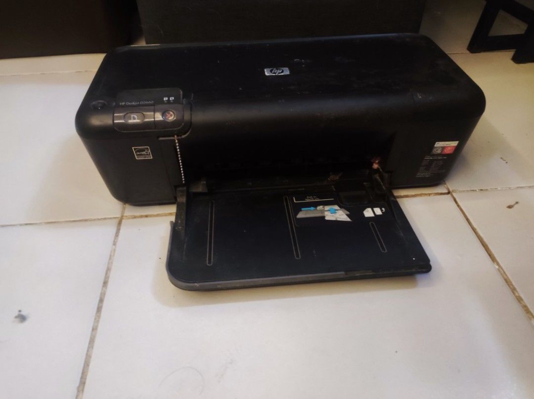 Printer (Category: Printers, Scanners & Copiers) located in Manila. Submitted by potpotyu (Listing ID 1194958990, Image 3). Description: declutter no chords.