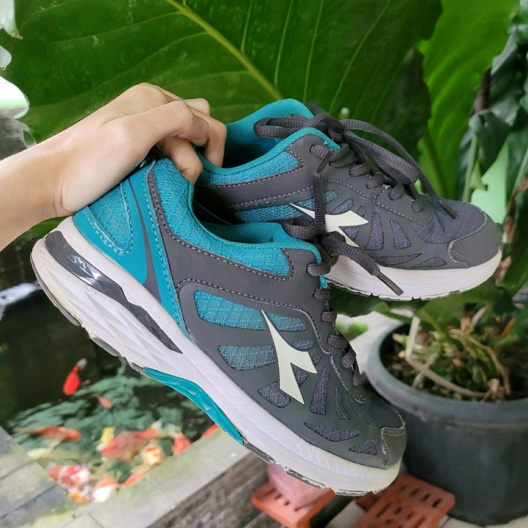 Running Shoes Diadora Sepatu Lari Wanita
