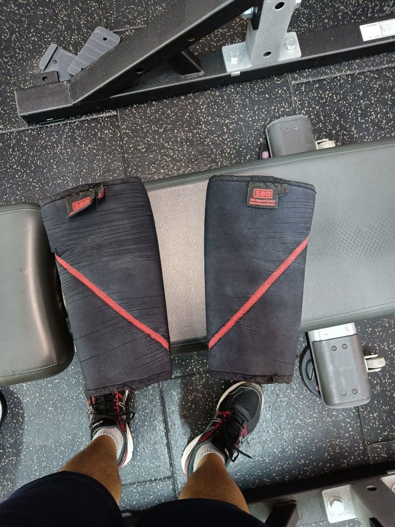 Sbd knee sleeves s size, Sports Equipment, Exercise & Fitness, Weights