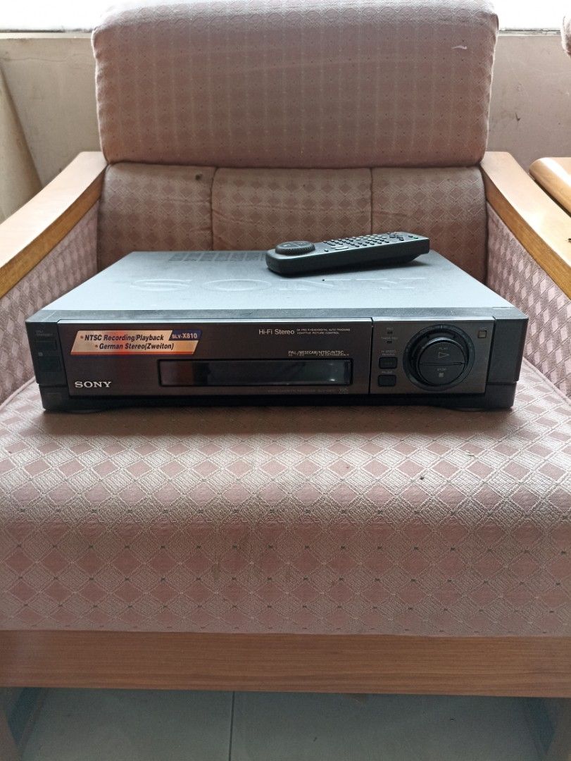 Sony VHS player, Elektronik, Lainnya di Carousell