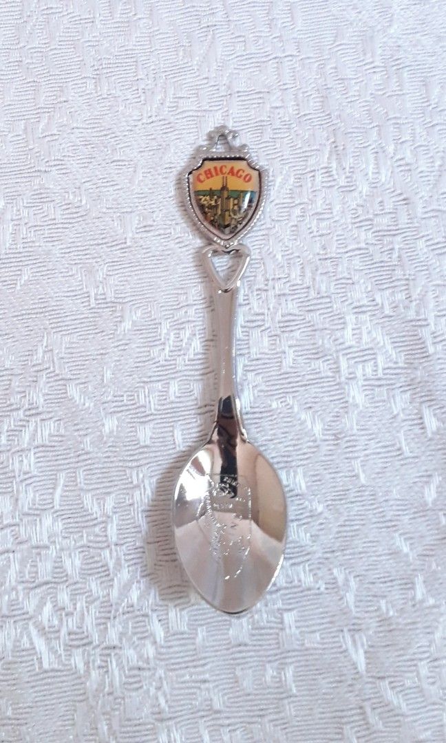 Souvenir Teaspoon - WH Smith Chicago (Category: Other Home Decor) located in Quezon City. Submitted by jojoleen28 (Listing ID 1195025750, Image 2). Description: In original packaging. No markings, not sure of material. Some sticker marks on back of casing. Approx 3.5" in height.