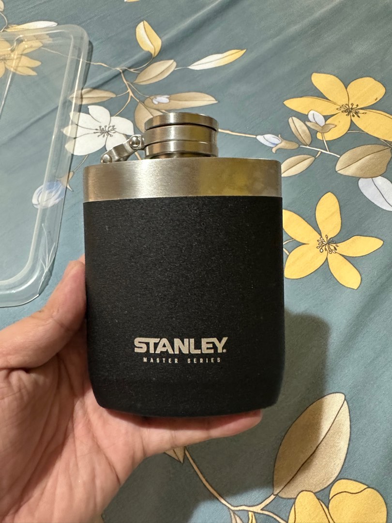 Stanley water bottle, Sports Equipment, Hiking & Camping on Carousell