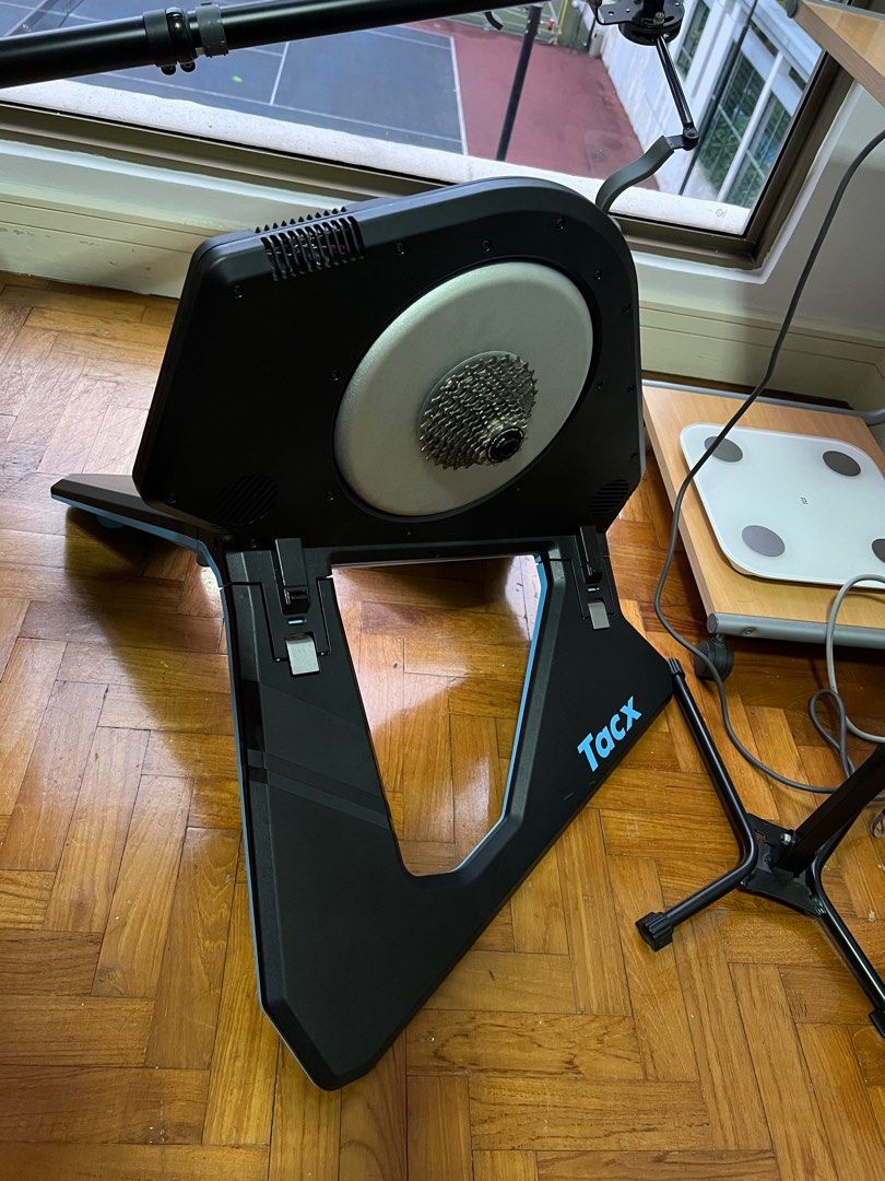 Tacx Neo 2T trainer, Sports Equipment, Bicycles & Parts, Parts