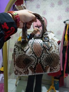Tas Kulit Ular