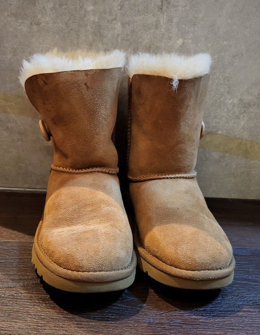 Girls size hotsell 13 ugg boots