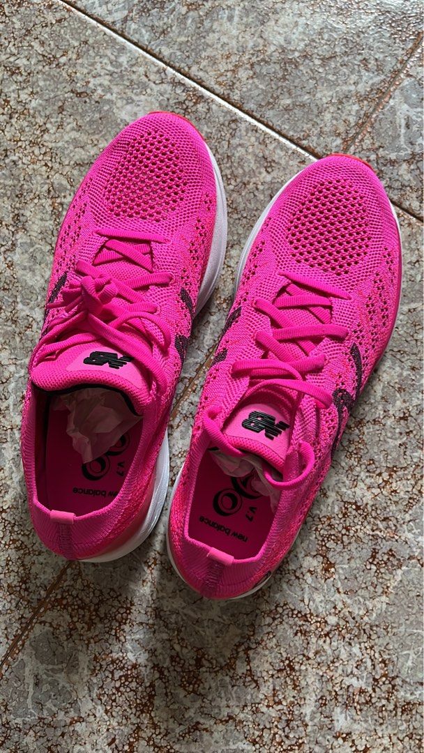 Hot pink discount new balance 99