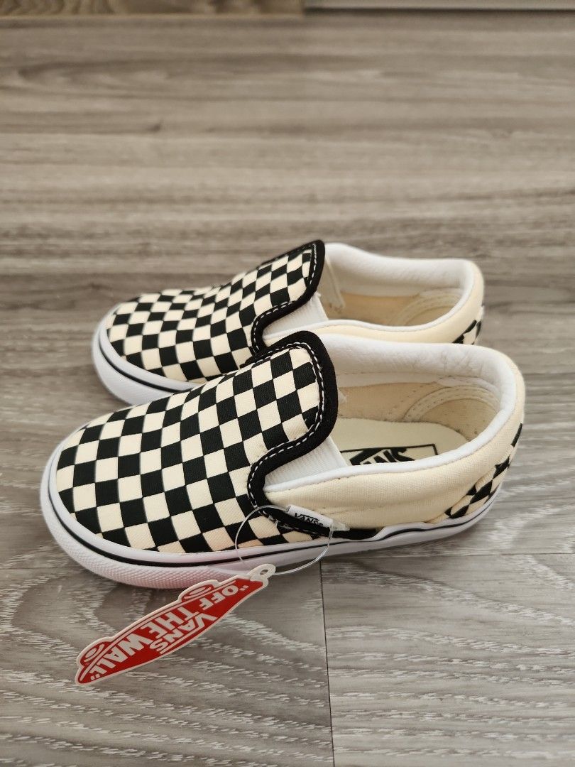 Checkerd clearance black vans