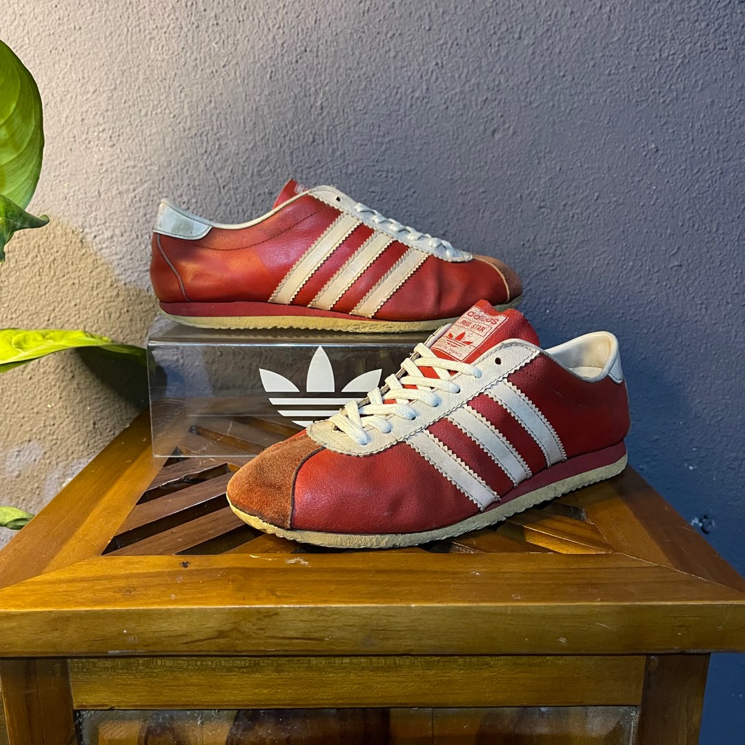 Adidas deals vintage red