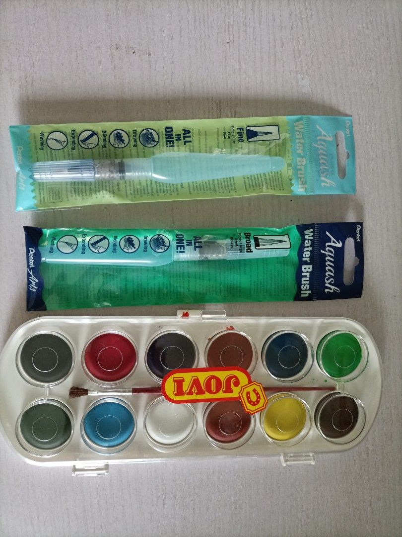 Wht Water Brush Water brushes and colour pallet, Hobbies & Toys, Stationery & Craft ...