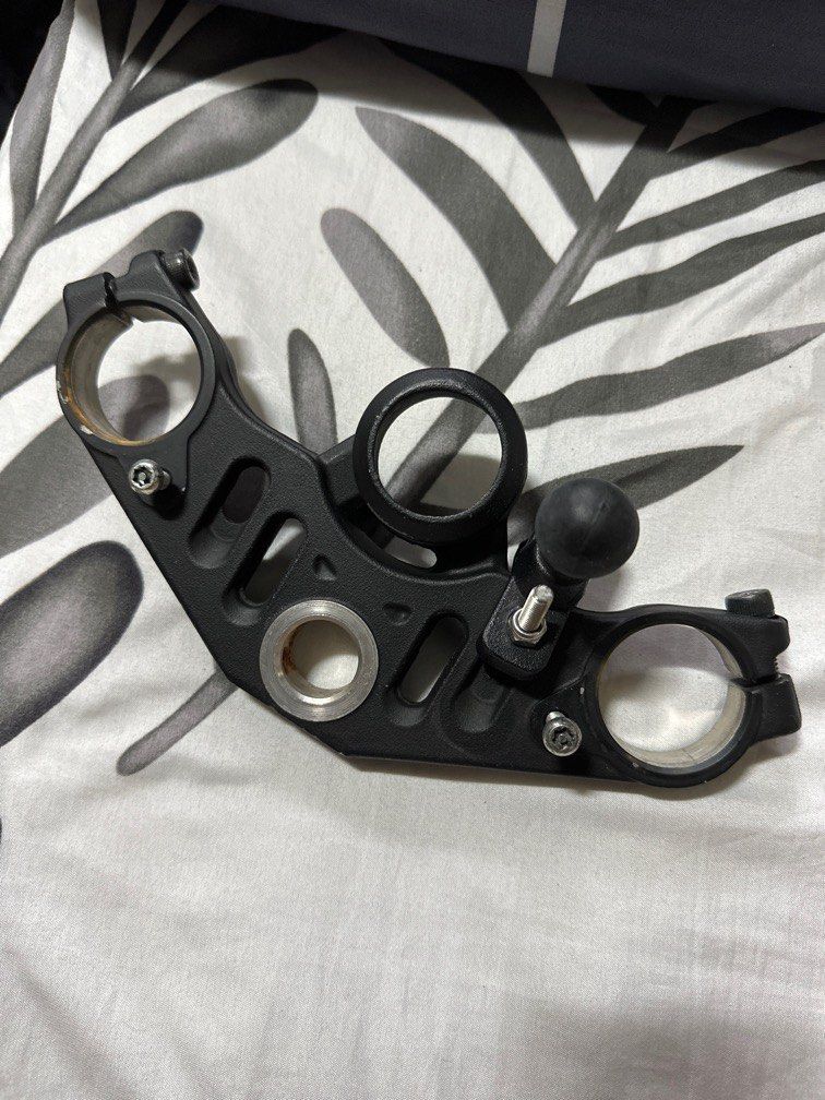 Yamaha R15 v3 ABS model top fork clamp, Motorcycles, Motorcycle