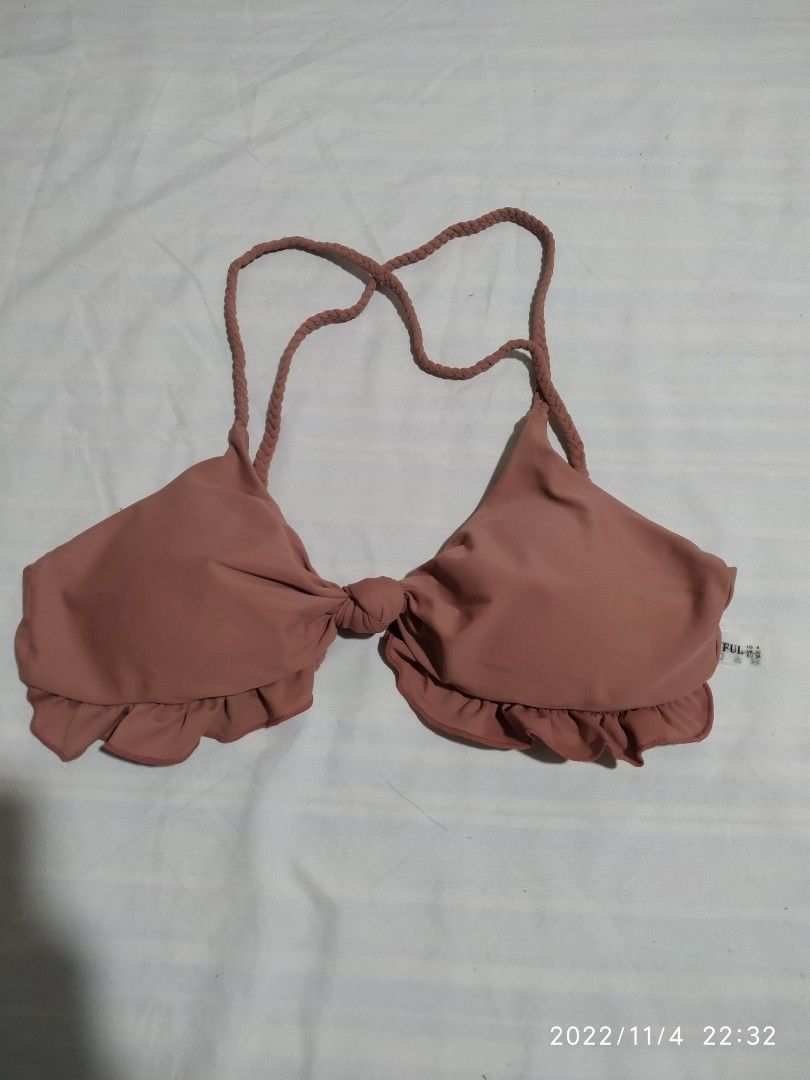 Zaful Bikini (Category: Bikinis & Swimsuits) located in Cainta. Submitted by doctordeclutter (Listing ID 1195071627, Image 3). Description: Never used just stored - wrong size ♻️Bikini top - fits medium ♻️Yellow highwaist bikini - fits medium ♻️Brown bikini bottom - fits small to medium.