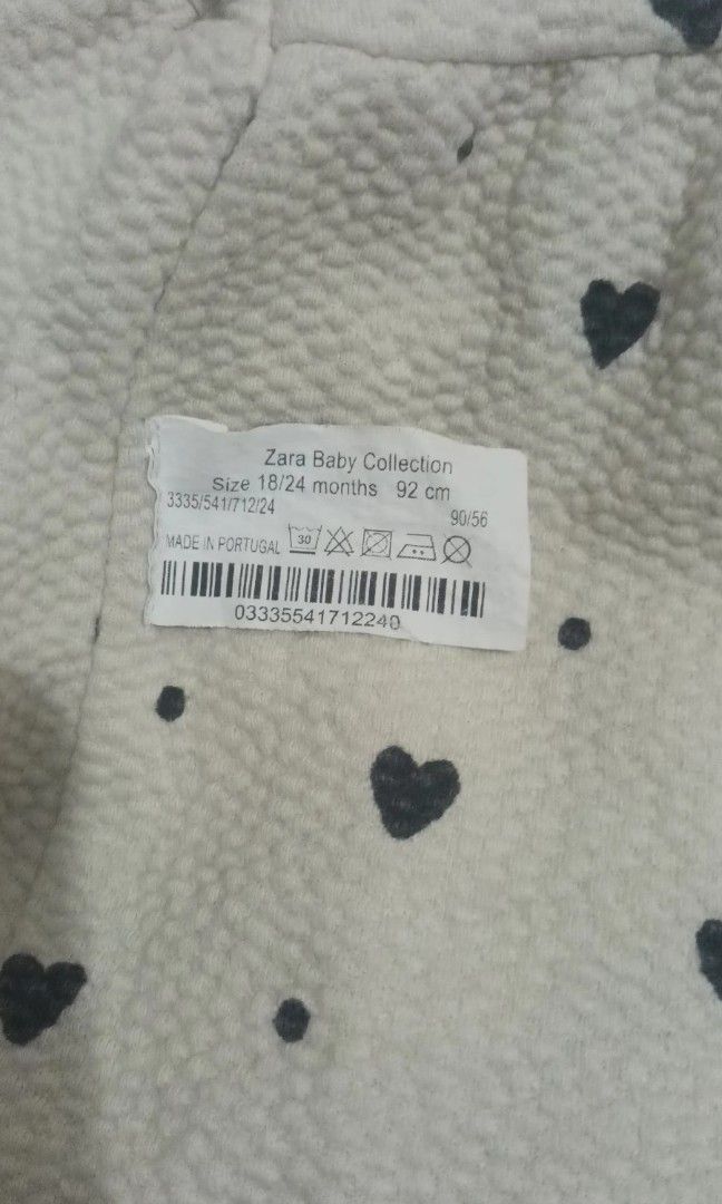 Zara Baby Dress (Category: Babies & Kids Fashion) located in Imus. Submitted by cha.uy0403 (Listing ID 1195082610, Image 2). Description: zara baby dress for 18 to 24 months.