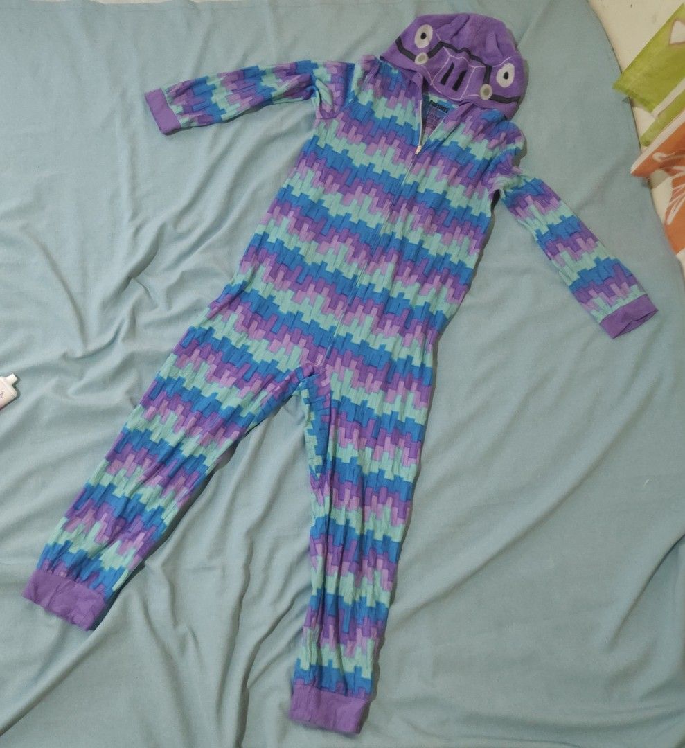 Onesie hot sale pajamas fortnite