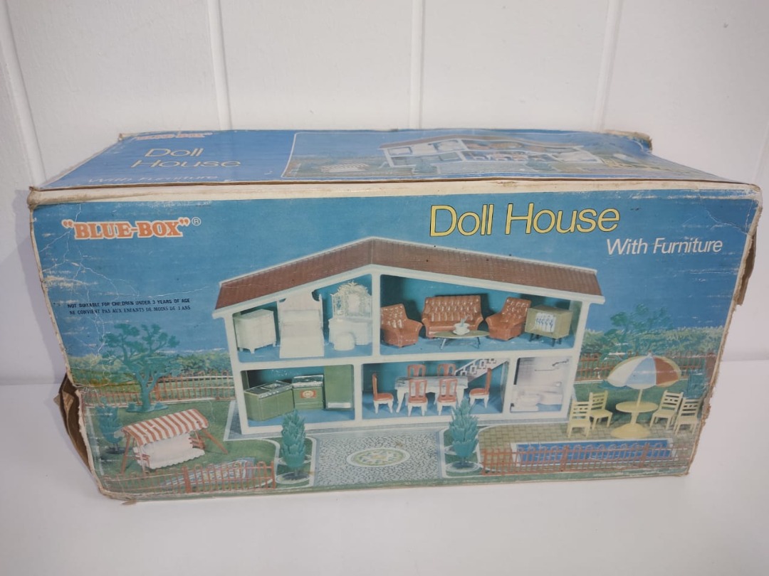 Blue box online dolls