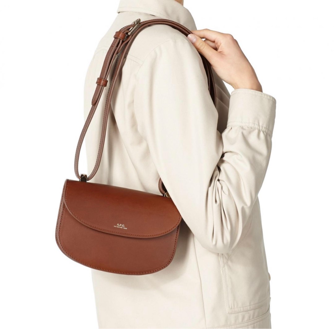 APC geneve bag mini, 女裝, 手袋及銀包, 單肩包- Carousell