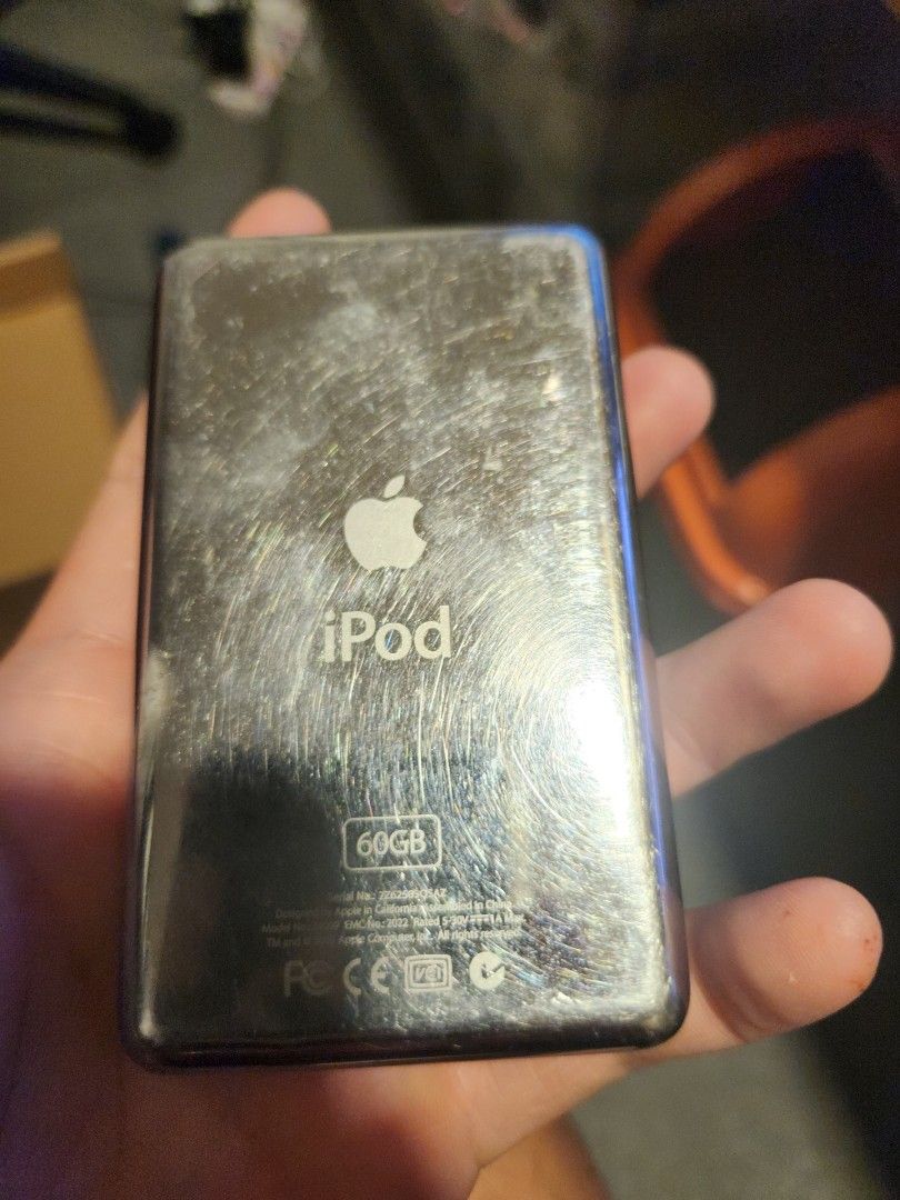 Apple iPod Classic 60GB Vintage White 5th Gen 2005, Audio