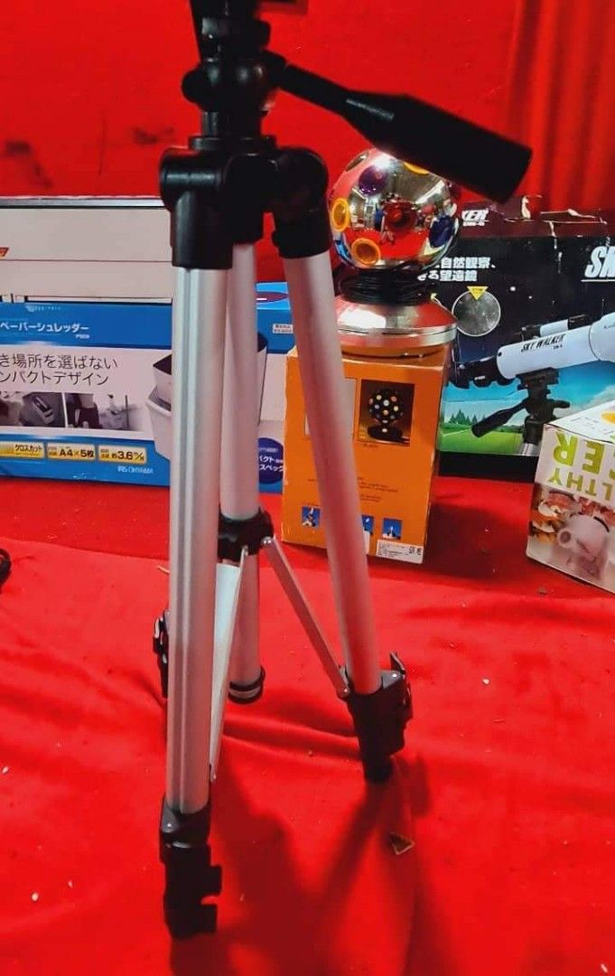 Astronomical telescope, Sports Equipment, Hiking & Camping on Carousell