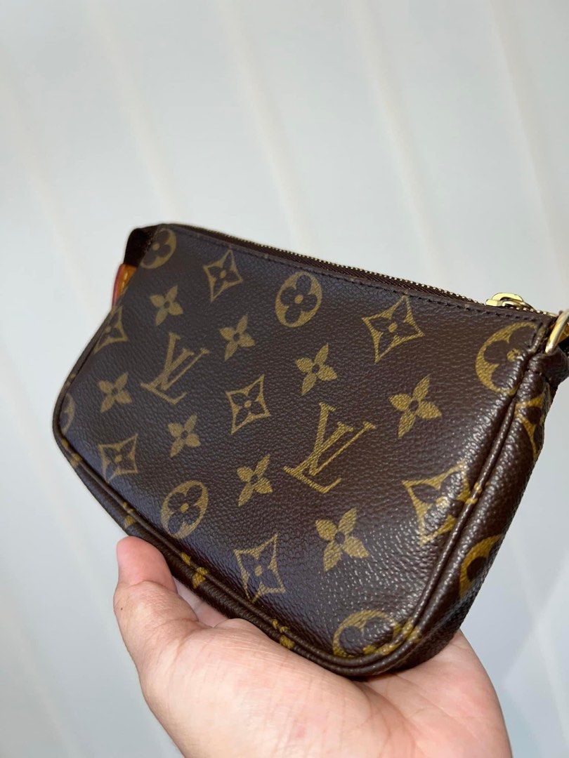 AUTHENTIC VINTAGE OLD LOUIS VUITTON MONOGRAM BUCKET & POCHETTE POUCH SET BAG  - SEASONED INTERIOR LINING, NOT FOR FUSSY BUYERS, Luxury, Bags & Wallets on  Carousell