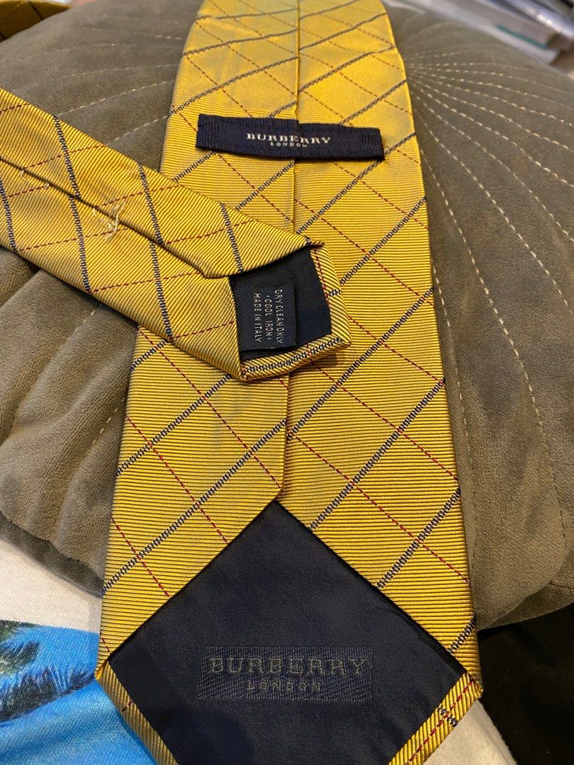 Burberry gold tie