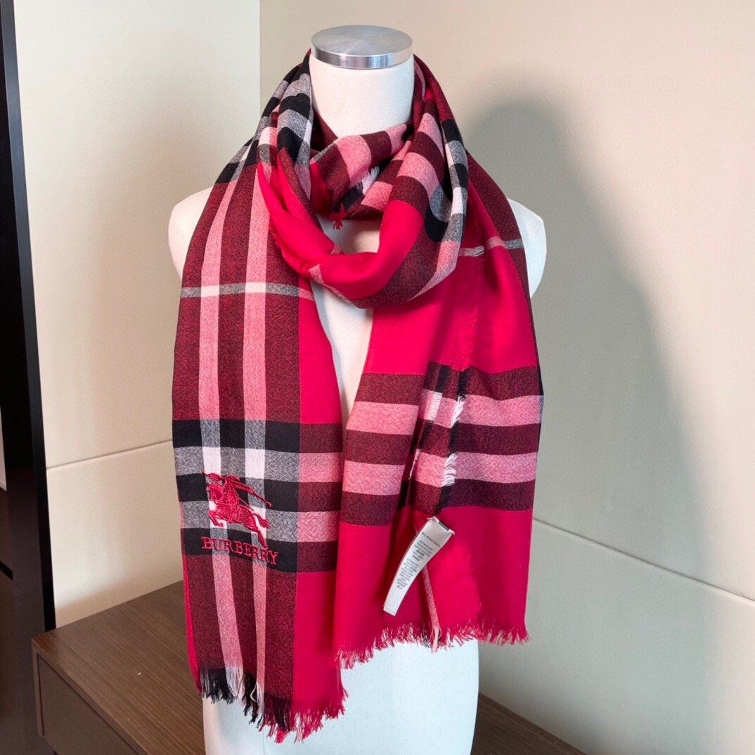 Burberry Velvet scarf, Women's Fashion, Watches & Accessories, Scarves